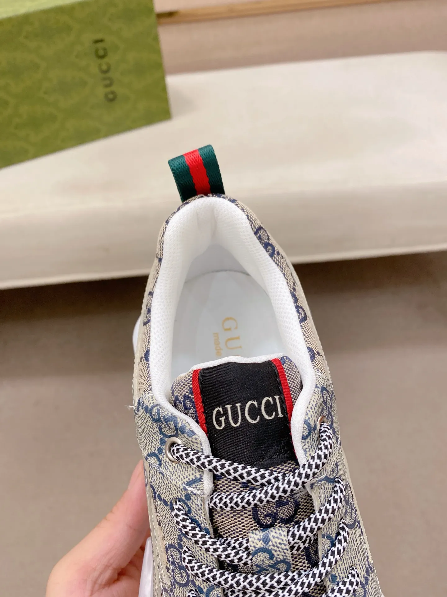 Men's clothing and shoes💰:462💰 (GUCCI) The latest model from the official website🎁🎁Casual and fashionable men's shoes👟, hot style💥The version is simple and elegant, exclusive for trendy men. The unique latest brand elements from the official website👑Original Gucci decoration, fashionable and generous, the fabric is original cowhide ✅Mesh breathable lining, the official website specifies wear-resistant casual outsole, the classic model is taken in kind at the counter🎬38-44 (can be customized for 45 non-refundable)